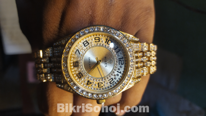 ROLEX WATCH!  মেয়েদের জন্য।  ফ্রেশ তেমন ব্যাবহার করা হয়নি